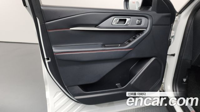 Ford Explorer (VI) 2.3 ST-Line 4WD 2025 — фото 24