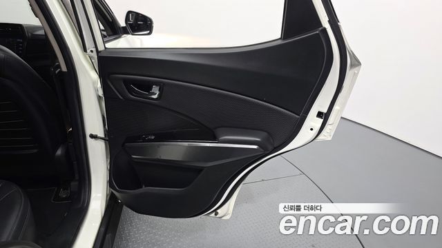 KG Mobility (SsangYong) Very New Tivoli Gasoline 1.5 2WD V3 2022 — фото 31