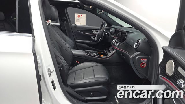 Mercedes-Benz E-Class (W213) E220d 4MATIC AMG Line 2022 — фото 15