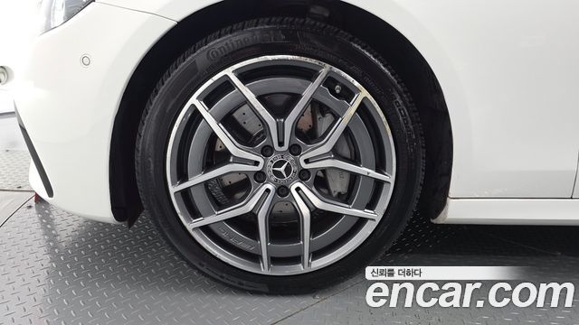 Mercedes-Benz E-Class (W213) E220d 4MATIC AMG Line 2022 — фото 27
