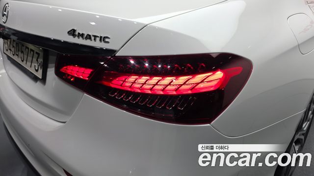 Mercedes-Benz E-Class (W213) E220d 4MATIC AMG Line 2022 — фото 29
