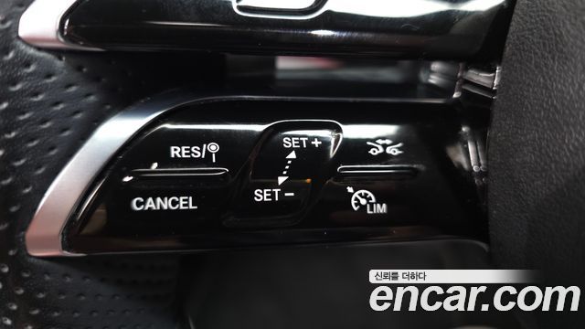 Mercedes-Benz E-Class (W213) E220d 4MATIC AMG Line 2022 — фото 37