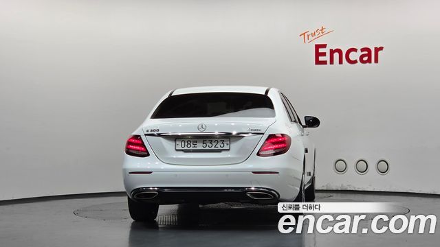 Mercedes-Benz E-Class (W213) E300 4MATIC AV Intelligent Drive 2017 — фото 4
