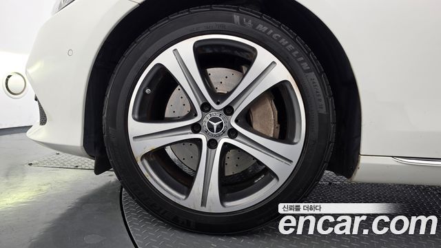 Mercedes-Benz E-Class (W213) E300 4MATIC AV Intelligent Drive 2017 — фото 5