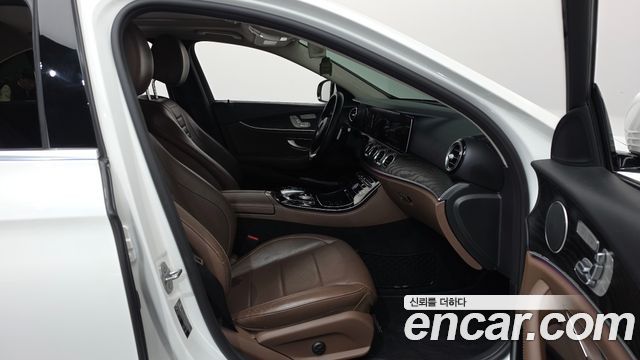Mercedes-Benz E-Class (W213) E300 4MATIC AV Intelligent Drive 2017 — фото 11