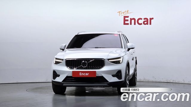 Volvo XC40 B4 Ultimate Bright 2024 — фото 3