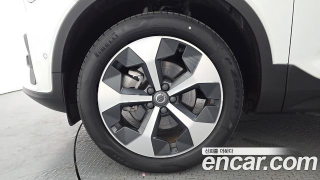 Volvo XC40 B4 Ultimate Bright 2024 — фото 5