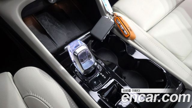 Volvo XC40 B4 Ultimate Bright 2024 — фото 9