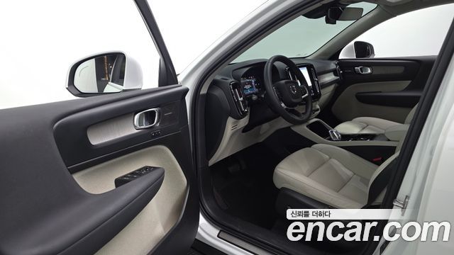 Volvo XC40 B4 Ultimate Bright 2024 — фото 11