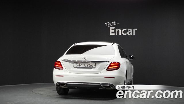 Mercedes-Benz E-Class (W213) E200 Avantgarde 2017 — фото 4