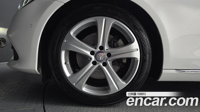 Mercedes-Benz E-Class (W213) E200 Avantgarde 2017 — фото 5