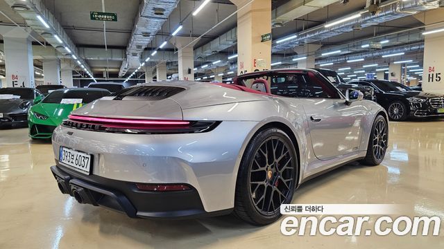 Porsche 911 (992) Carrera 4 GTS Cabriolet 2025 — фото 2