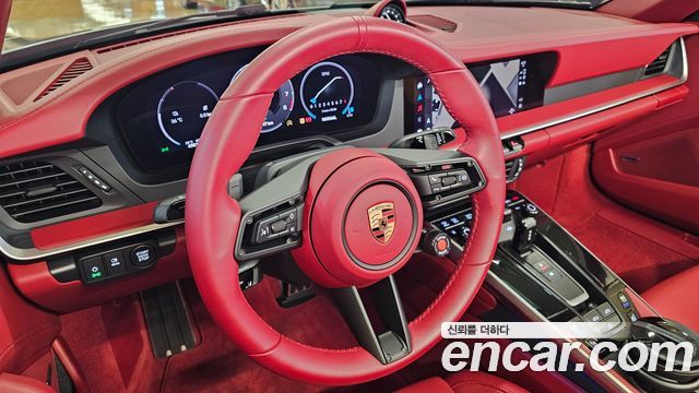 Porsche 911 (992) Carrera 4 GTS Cabriolet 2025 — фото 17