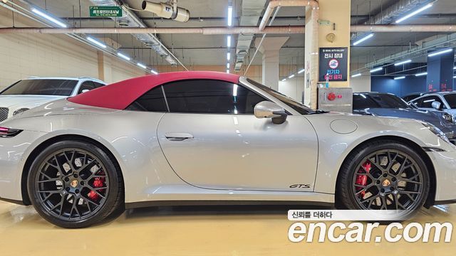 Porsche 911 (992) Carrera 4 GTS Cabriolet 2025 — фото 24