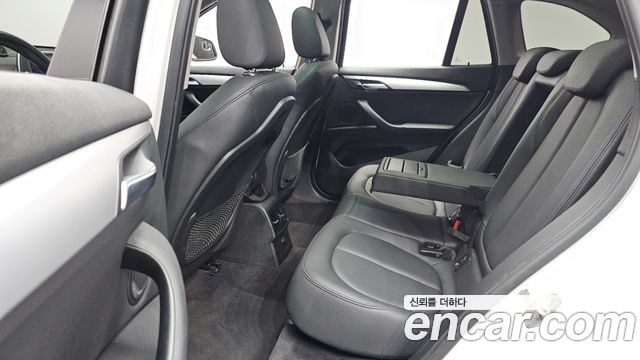 BMW X1 (F48) xDrive 20d Joy 2018 — фото 12