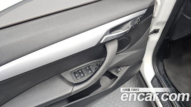 BMW X1 (F48) xDrive 20d Joy 2018 — фото 13