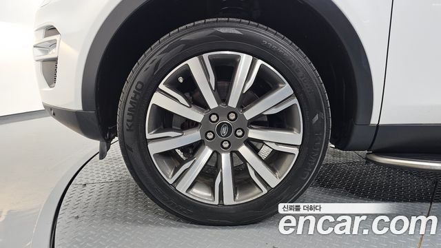 Land Rover Discovery Sport 2.0 TD4 HSE Luxury 2016 — фото 5