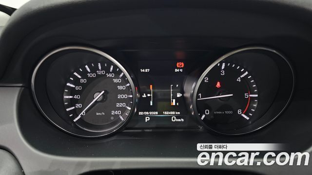 Land Rover Discovery Sport 2.0 TD4 HSE Luxury 2016 — фото 8