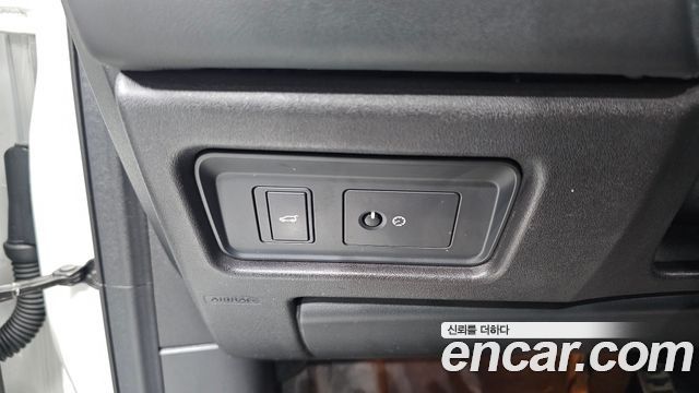 Land Rover Discovery Sport 2.0 TD4 HSE Luxury 2016 — фото 14