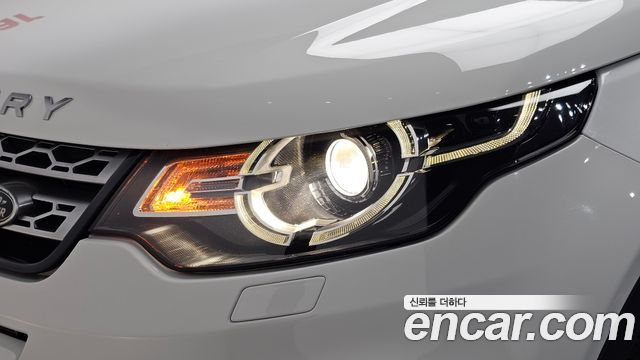 Land Rover Discovery Sport 2.0 TD4 HSE Luxury 2016 — фото 22