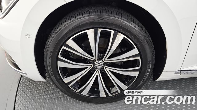 Volkswagen Arteon 2.0 TDI Premium 2019 — фото 5