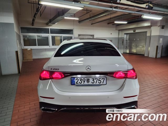 Mercedes-Benz E-Class (W214) E200 AMG Line 2026 — фото 3