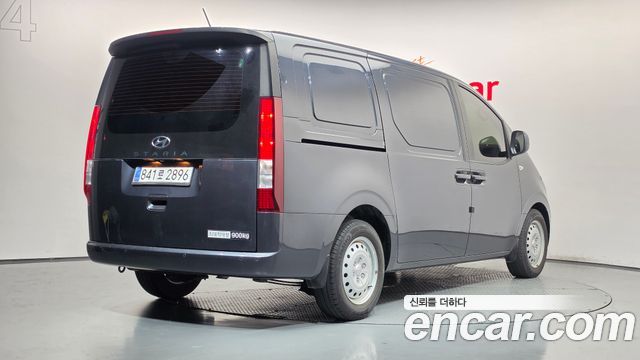 Hyundai Staria Cargo 3-Seater Smart 2023 — фото 2