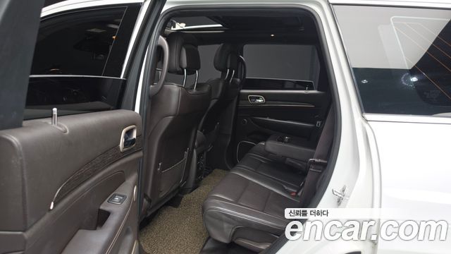 Jeep Grand Cherokee 3.0 Diesel Overland Summit WK2 2016 — фото 12