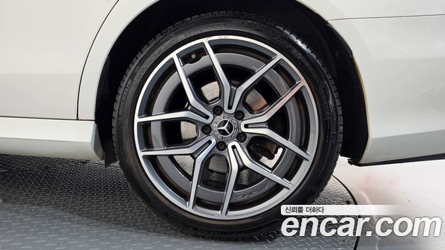 Mercedes-Benz E-Class (W213) E220d 4MATIC AMG Line 2021 — фото 21