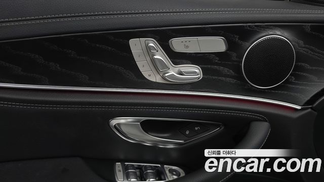 Mercedes-Benz E-Class (W213) E220d 4MATIC AMG Line 2021 — фото 27