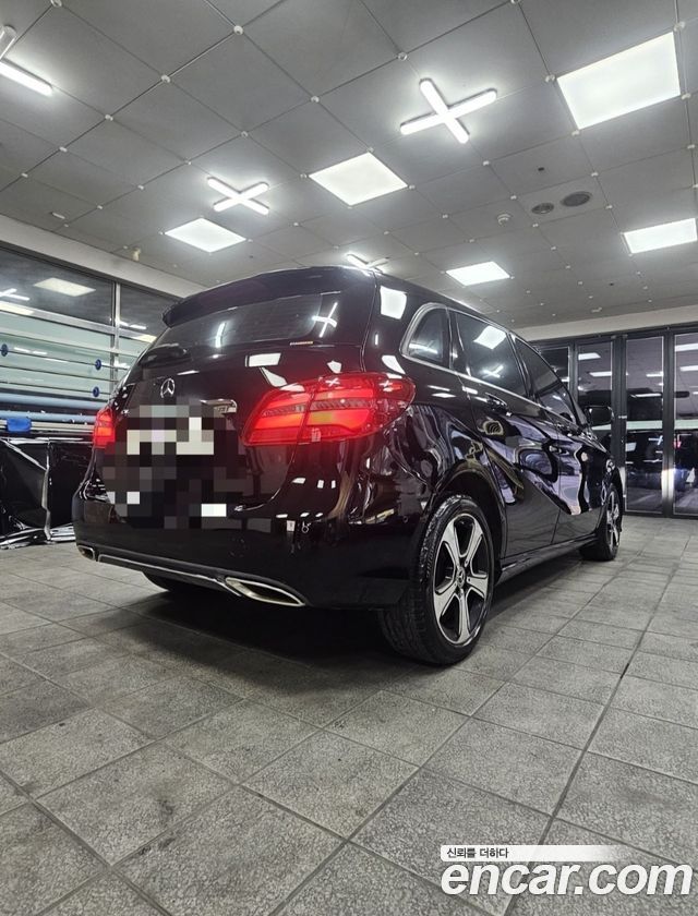 Mercedes-Benz B-Class (W246) B220 2018 — фото 5