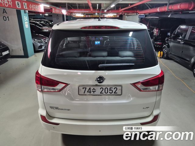 KG Mobility (SsangYong) Korando Turismo 2WD LT 11-seater 2015 — фото 5