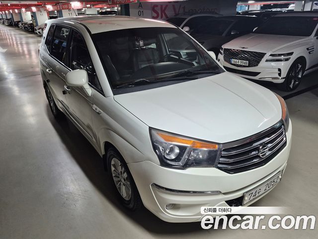 KG Mobility (SsangYong) Korando Turismo 2WD LT 11-seater 2015 — фото 6