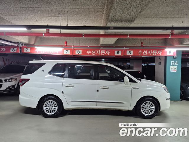 KG Mobility (SsangYong) Korando Turismo 2WD LT 11-seater 2015 — фото 7