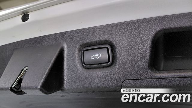 Hyundai Santa Fe Gasoline 2.5T 2WD Prestige 2022 — фото 19