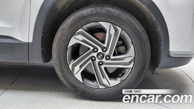 Hyundai Santa Fe Gasoline 2.5T 2WD Prestige 2022 — фото 21