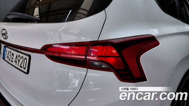 Hyundai Santa Fe Gasoline 2.5T 2WD Prestige 2022 — фото 23