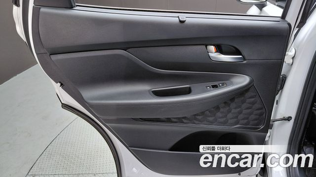 Hyundai Santa Fe Gasoline 2.5T 2WD Prestige 2022 — фото 25