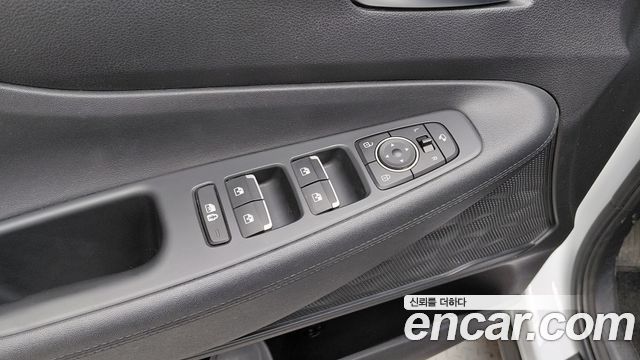 Hyundai Santa Fe Gasoline 2.5T 2WD Prestige 2022 — фото 30