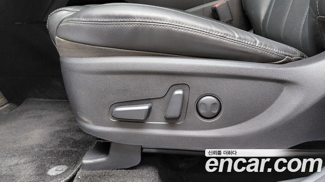 Hyundai Santa Fe Gasoline 2.5T 2WD Prestige 2022 — фото 33