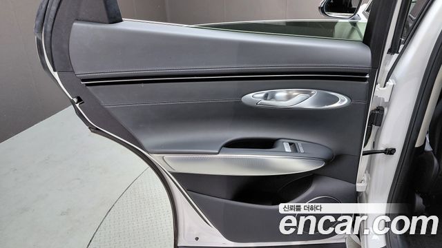Genesis GV70 2.5T Gasoline AWD 2023 — фото 25