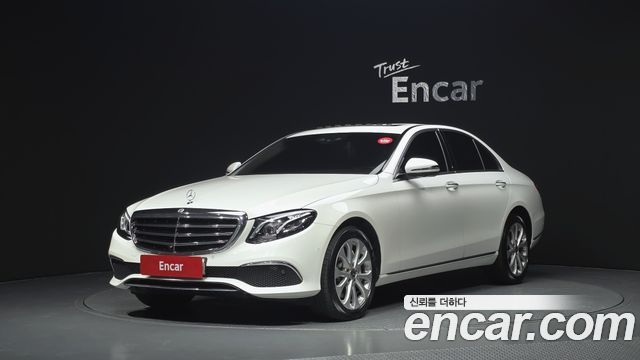 Mercedes-Benz E-Class (W213) E300 4MATIC Exclusive 2018 — фото 1