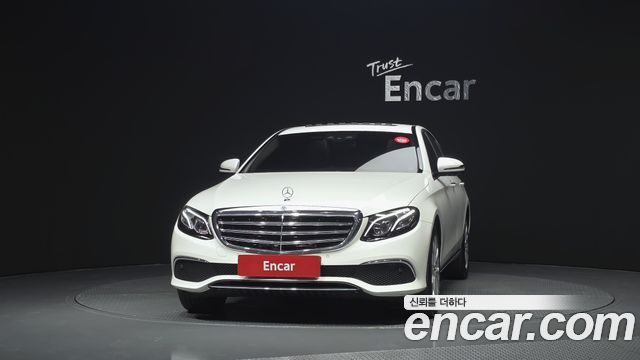 Mercedes-Benz E-Class (W213) E300 4MATIC Exclusive 2018 — фото 3