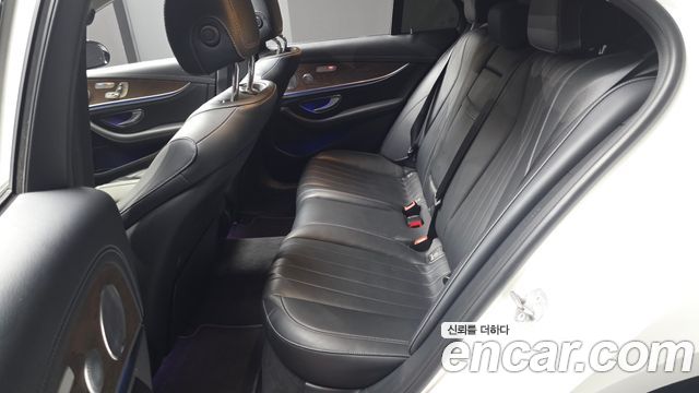 Mercedes-Benz E-Class (W213) E300 4MATIC Exclusive 2018 — фото 15