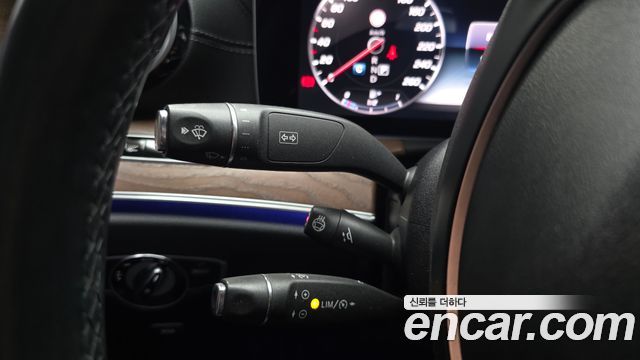 Mercedes-Benz E-Class (W213) E300 4MATIC Exclusive 2018 — фото 23