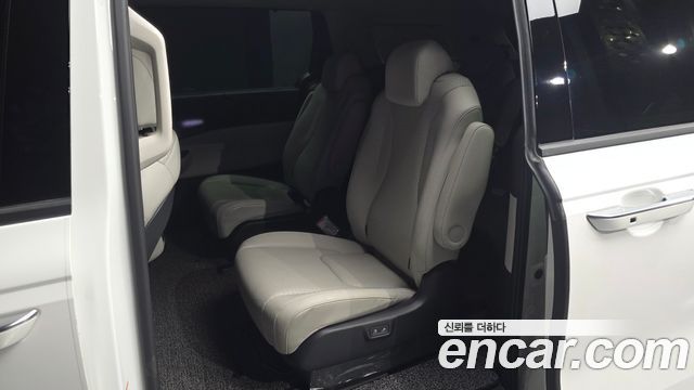 Kia Carnival (IV) Gasoline 9-Seater Signature 2023 — фото 16