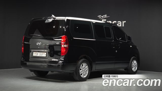 Hyundai Grand Starex Van 5-Seater Modern 2020 — фото 2