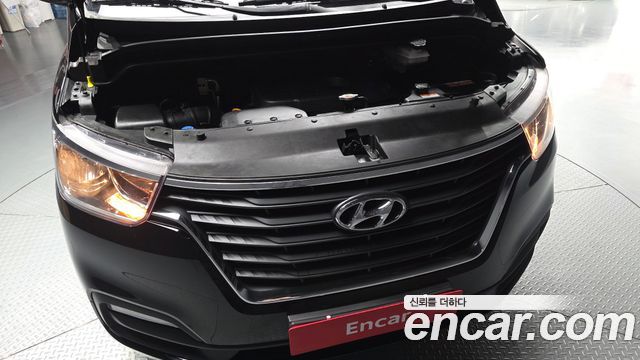 Hyundai Grand Starex Van 5-Seater Modern 2020 — фото 6