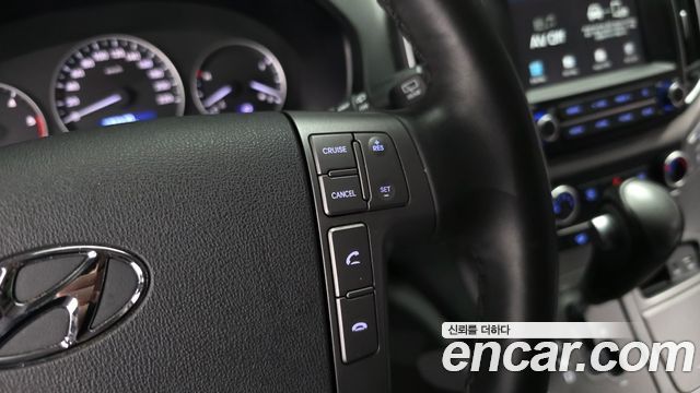 Hyundai Grand Starex Van 5-Seater Modern 2020 — фото 18