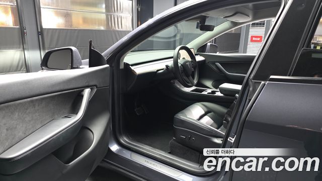 Tesla Model Y Long Range AWD 2021 — фото 10